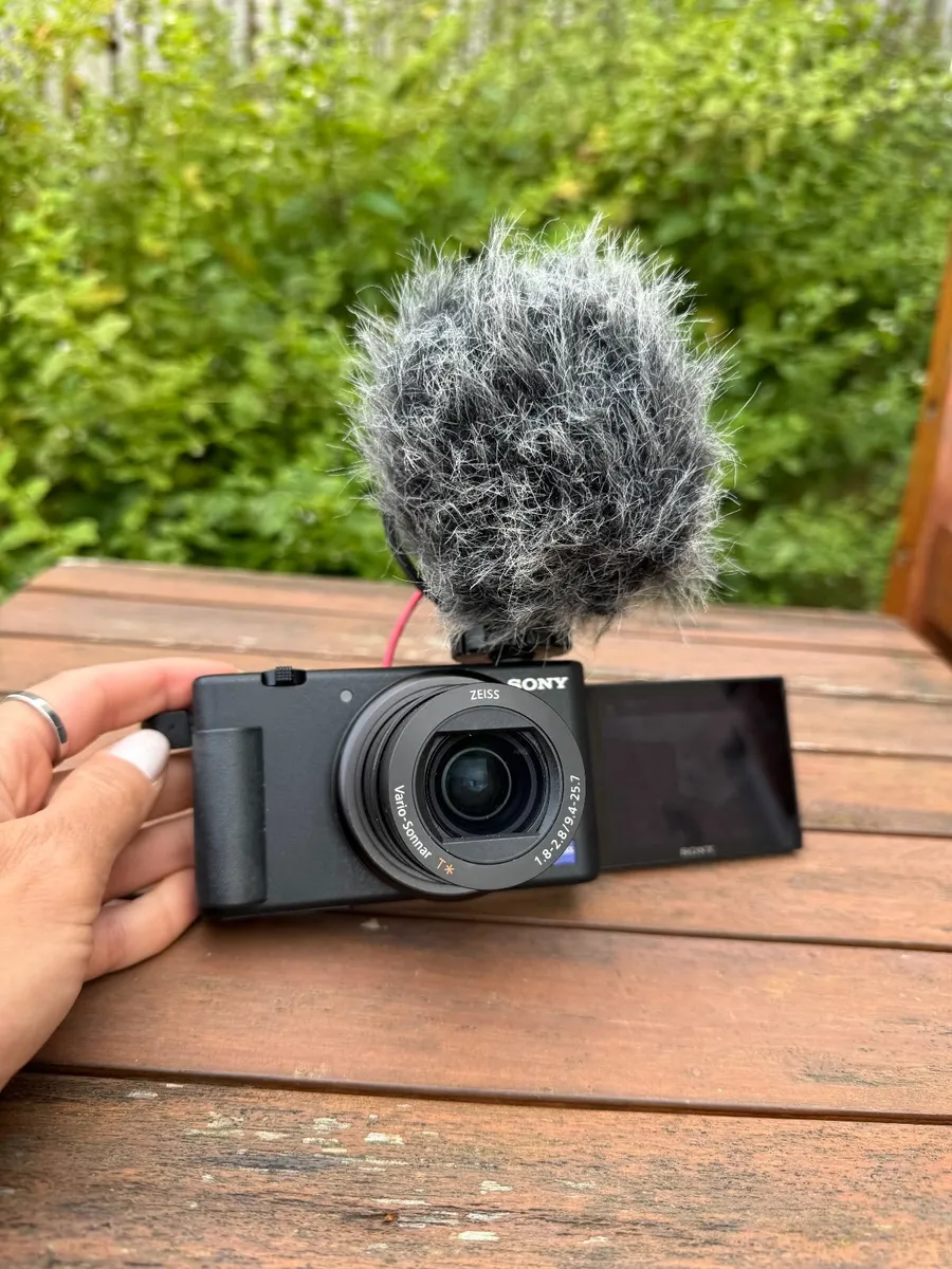 Sony ZV-1 + Rode Microphone (Vlogging/Video Setup) - Image 4