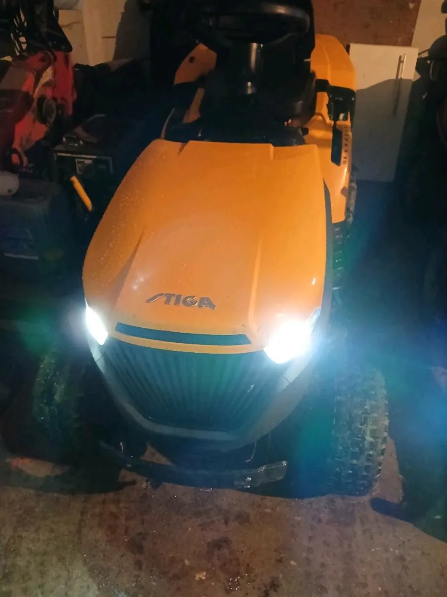 Stiga, hydrostatic, Briggs engine - Image 1