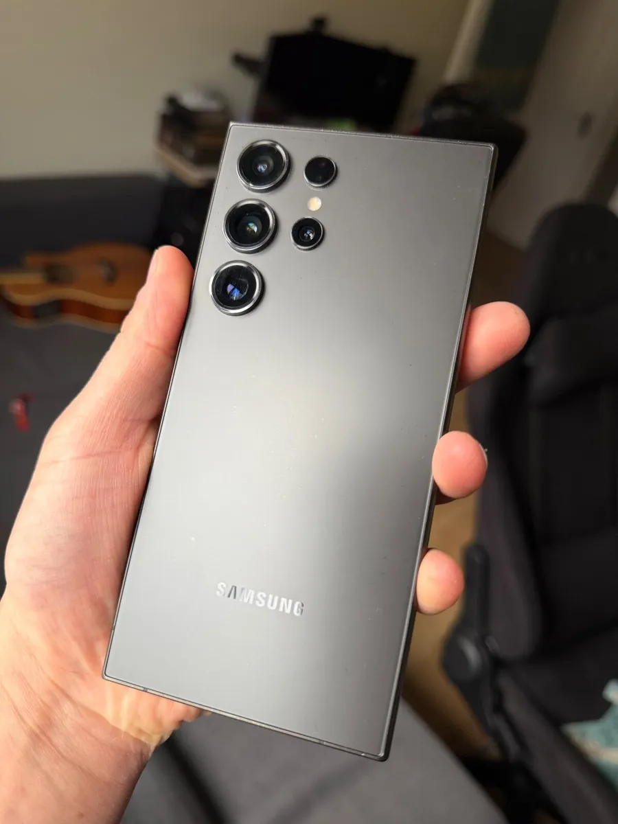 Samsung Galaxy S24 Ultra 512GB – Like New, Boxed - Image 3