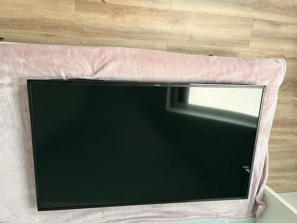 Sony LCD TV 4K - Image 4