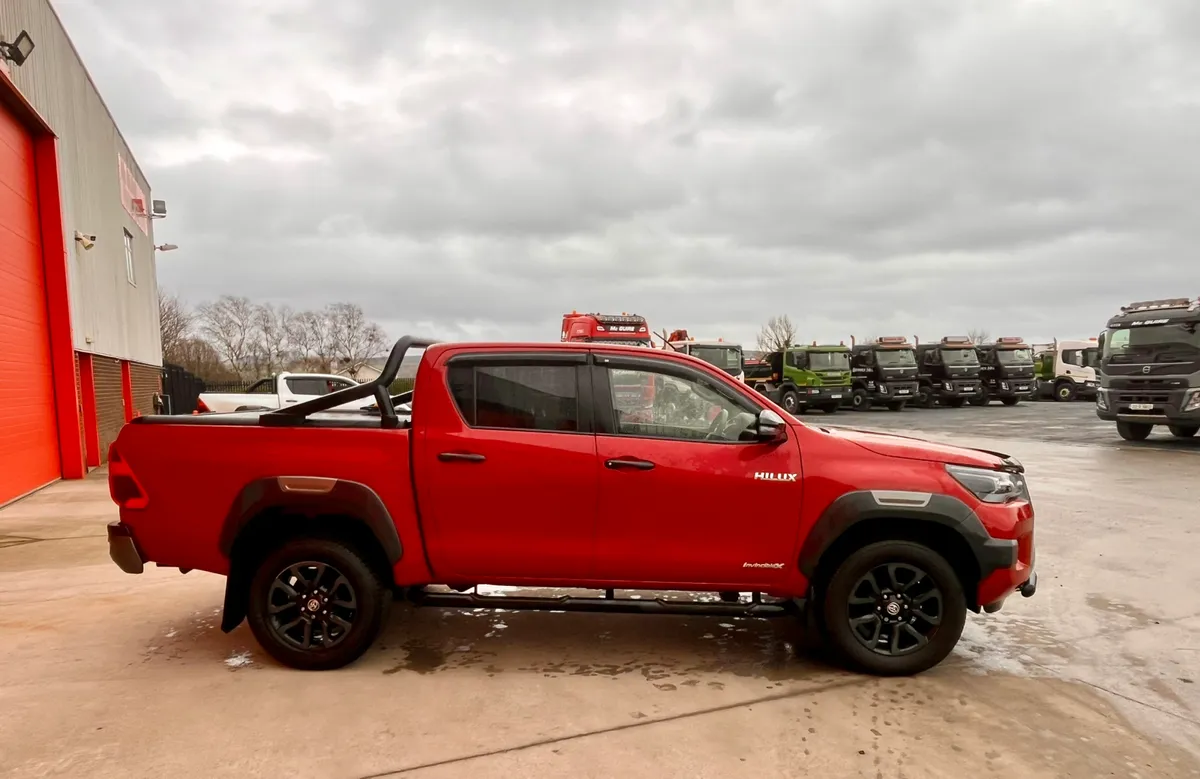 2021 Toyota Hilux 2.8 Invincible X - Image 3