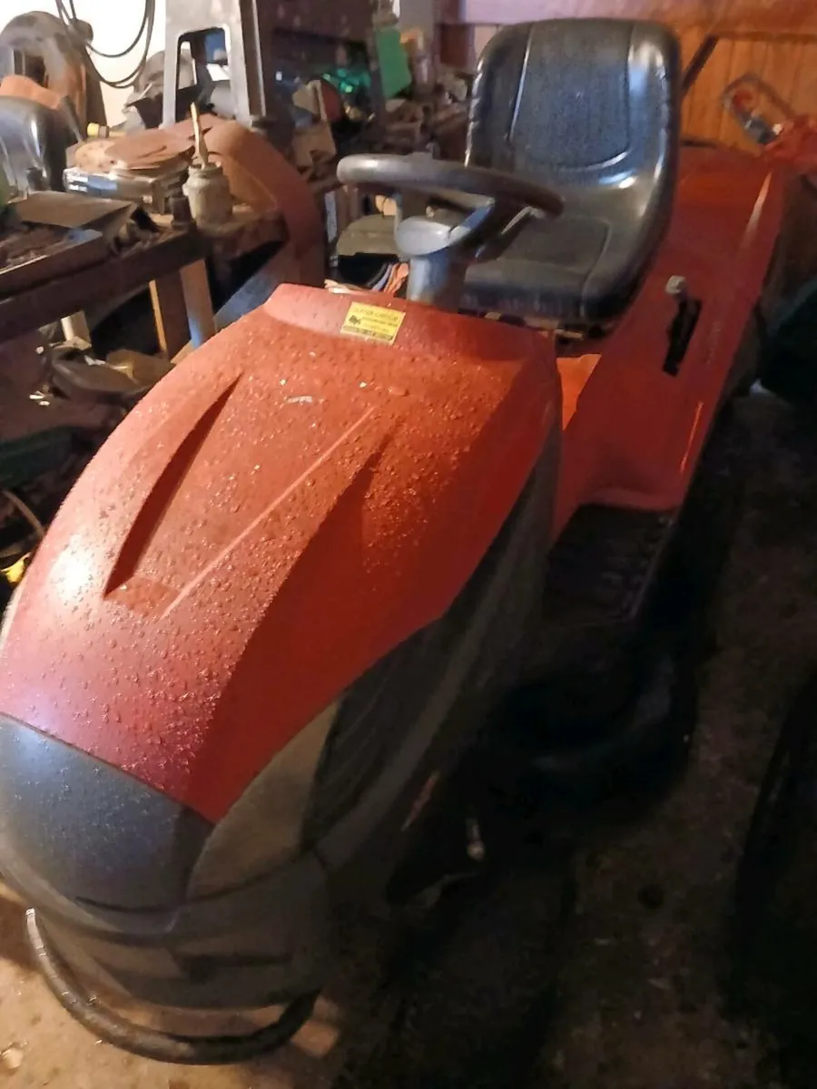 Castlegarden hydrostatic Briggs engine - Image 1