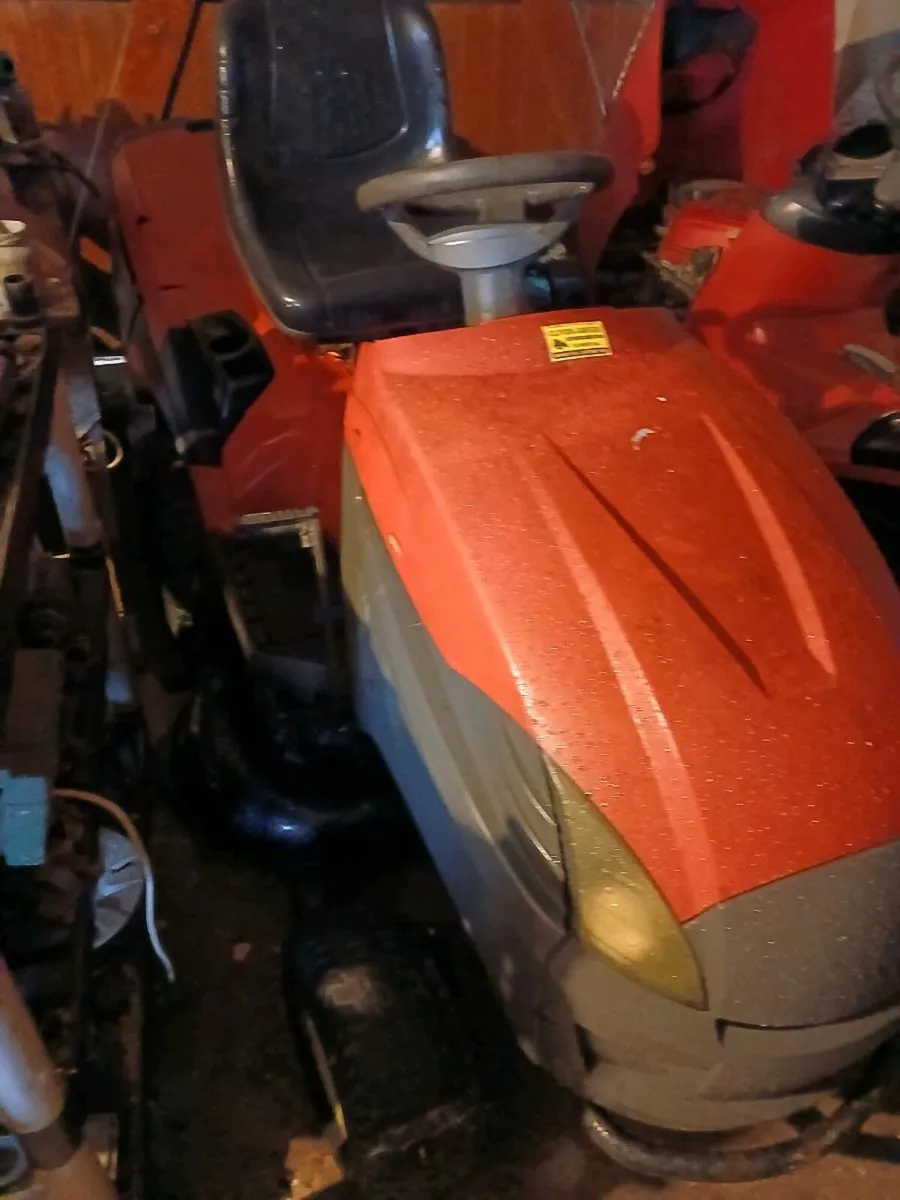 Castlegarden hydrostatic Briggs engine - Image 2