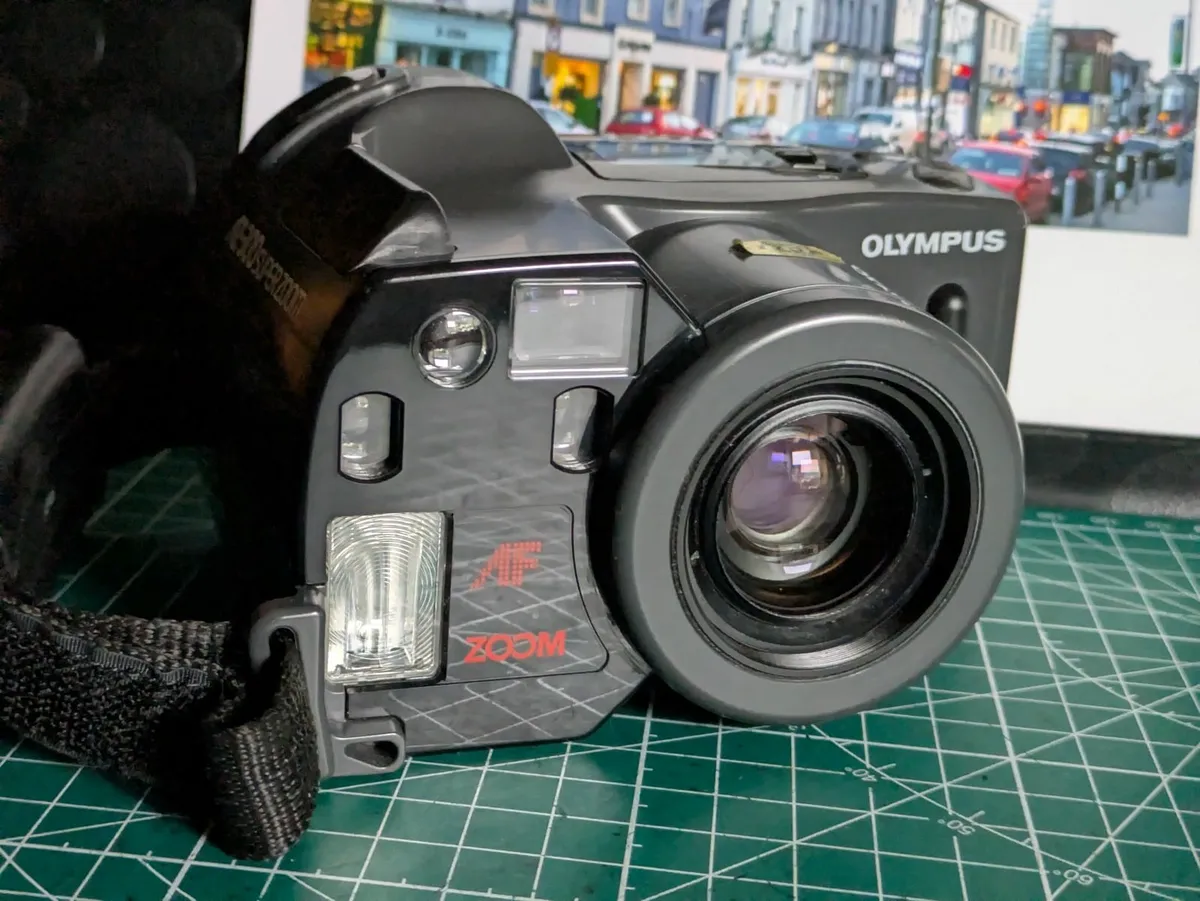 🎞️ Olympus AZ-300 Superzoom film camera - Image 1