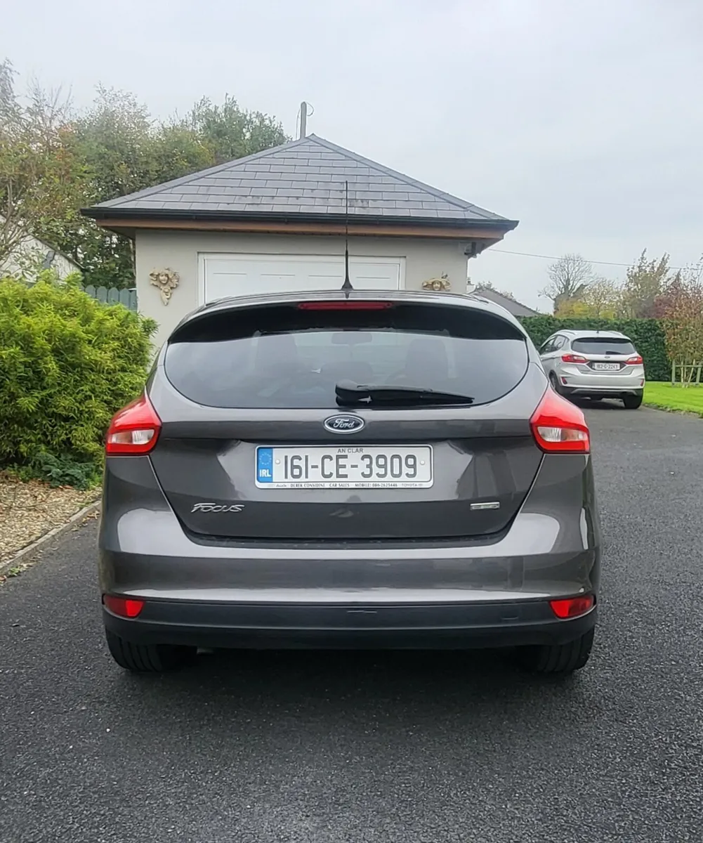 Ford Focus 1.0 Zetec Ecoboost 125PS 5DR - Image 3