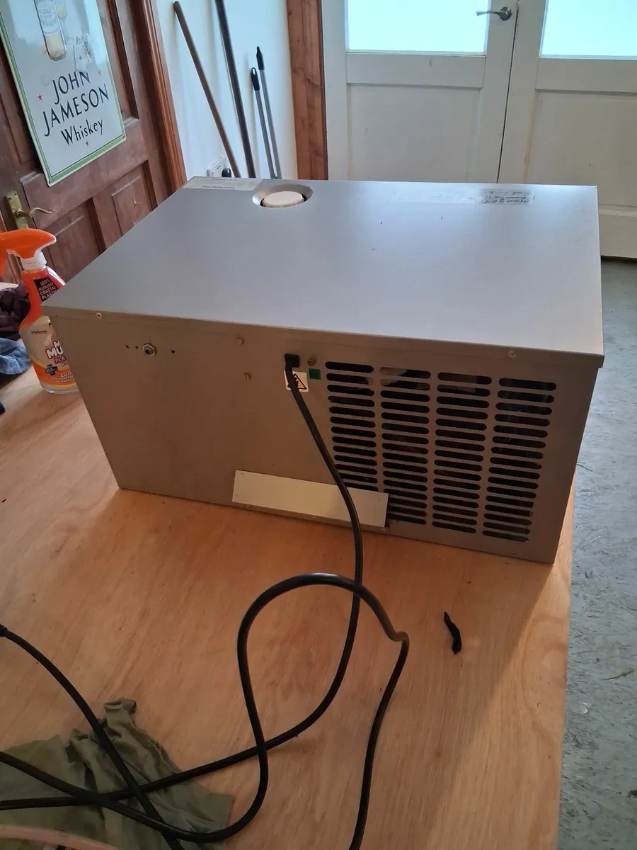 Bar cooler & equipment - Image 3