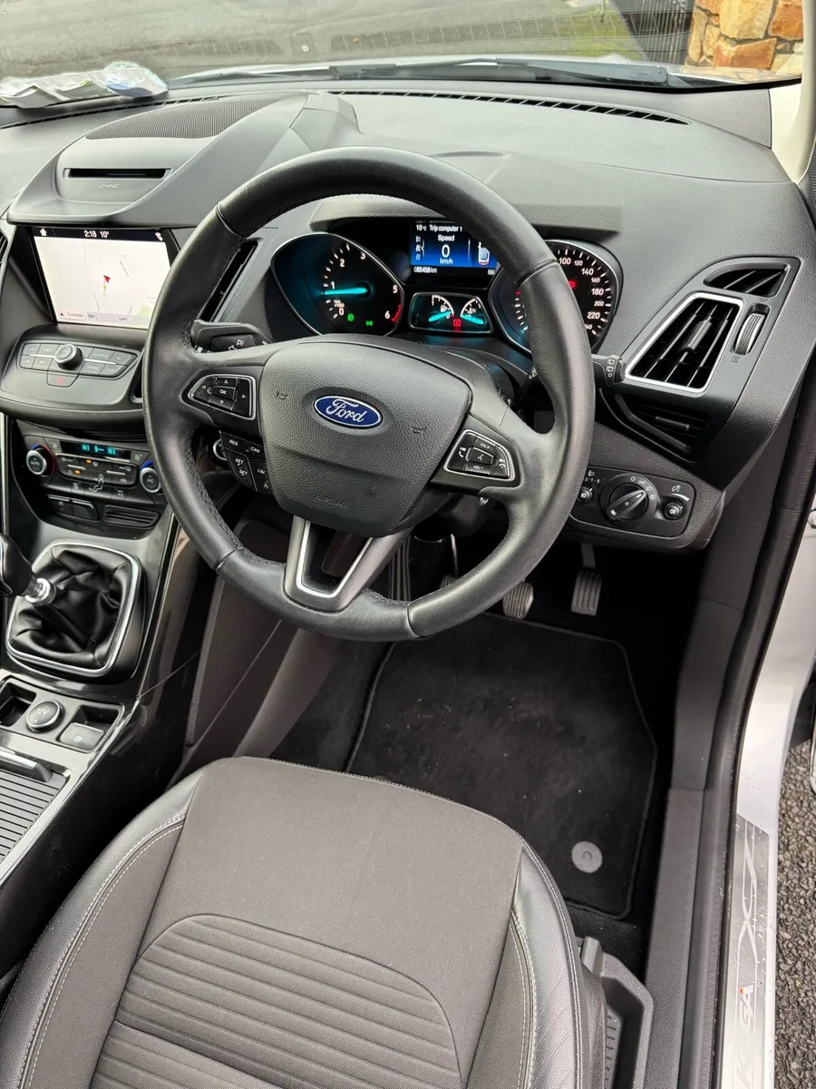 Ford kuga 1.5 Tdci 120ps FWD Titanium - Image 3