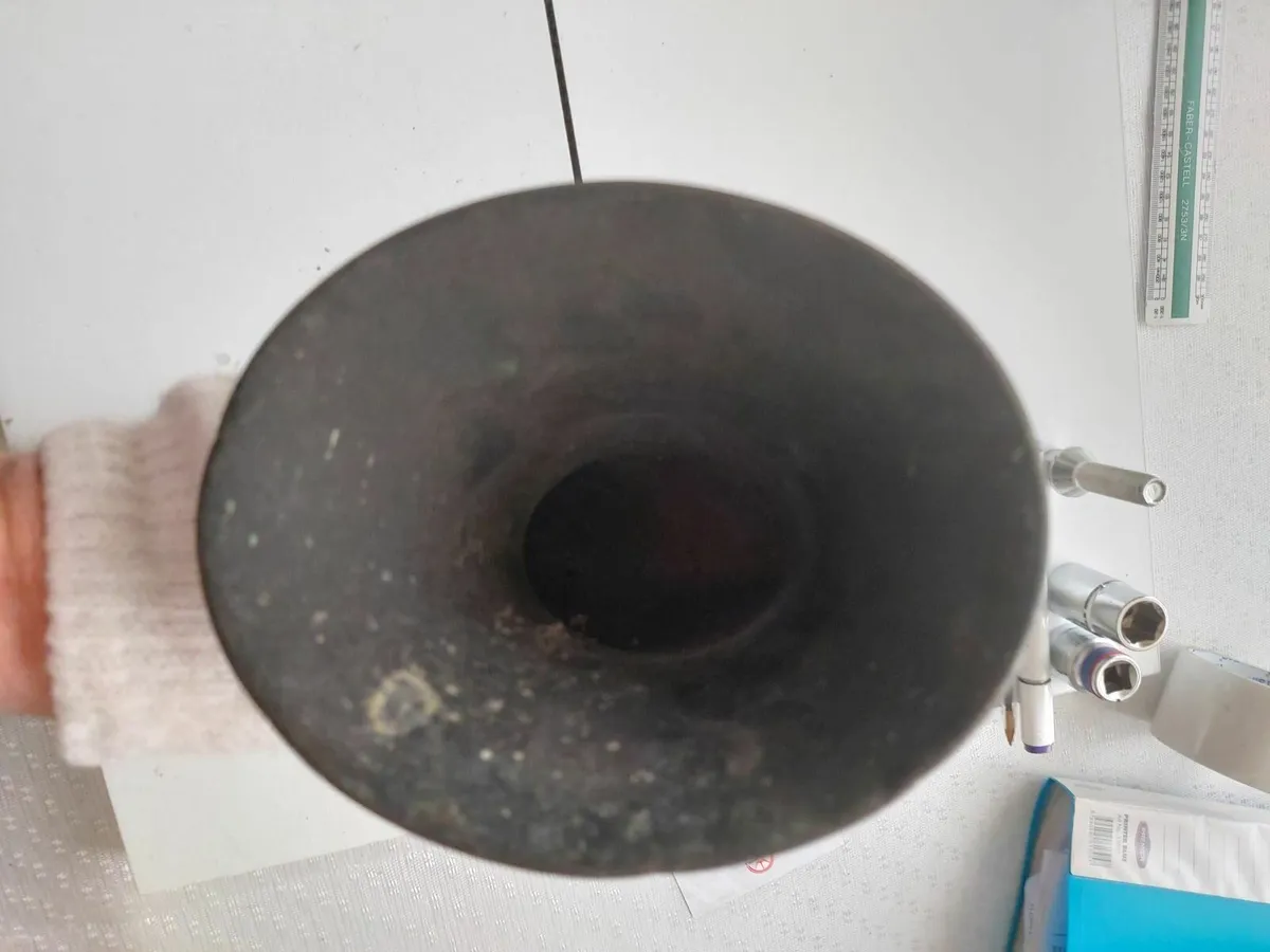 1920s 1930s Robert Bosch Trumpet horn- Delivery - Image 2