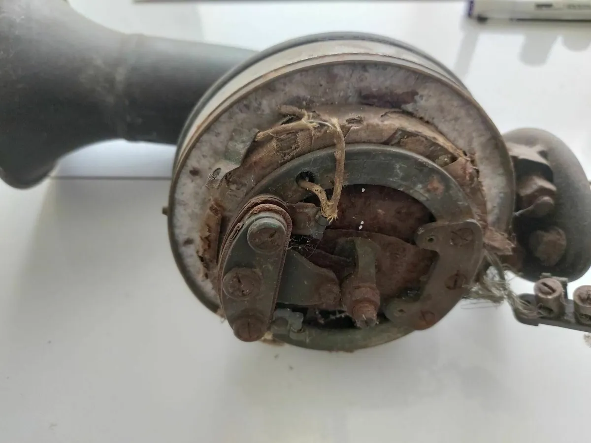 1920s 1930s Robert Bosch Trumpet horn- Delivery - Image 4