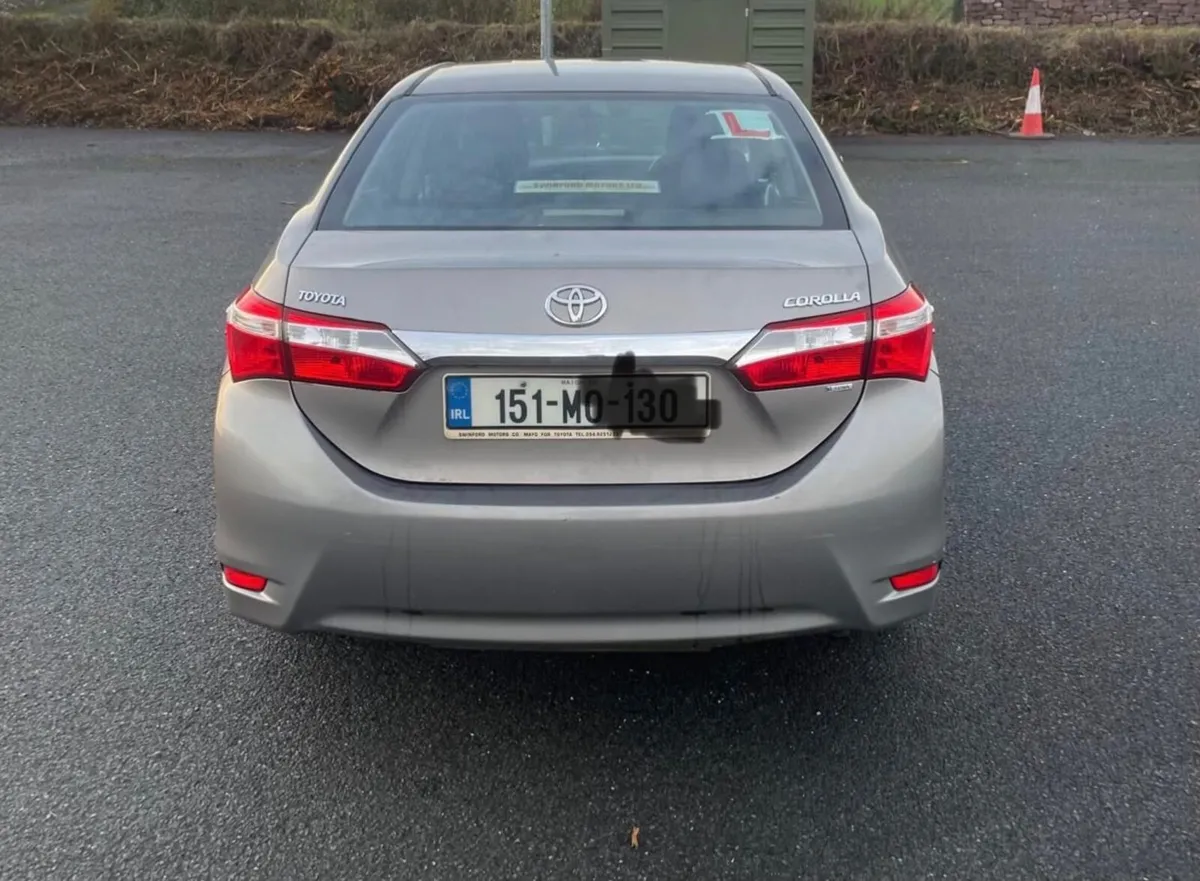 Toyota Corolla 2015 - Image 2