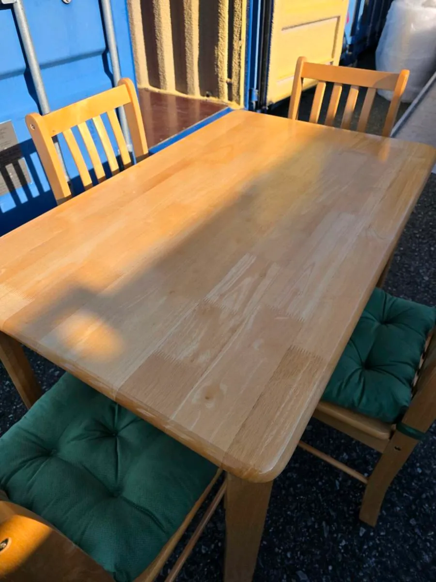 Table and 4 chairs - Image 2