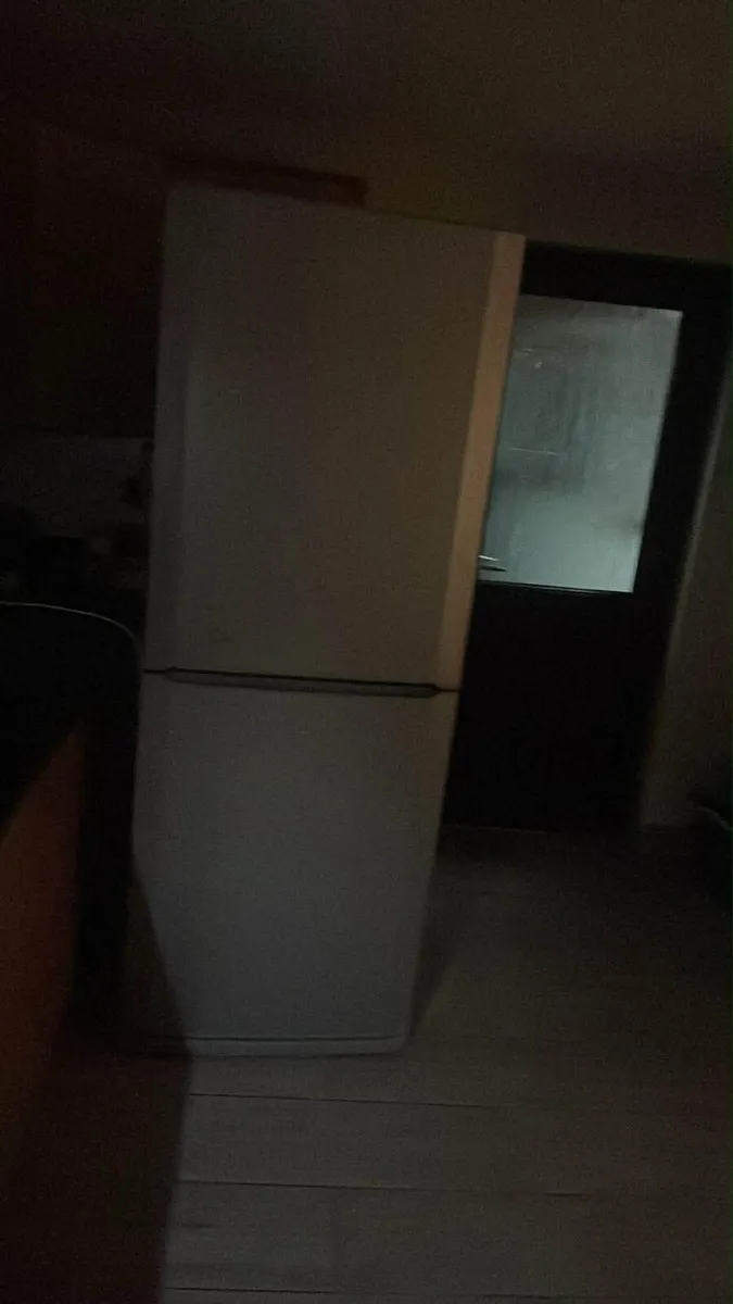 Beko fridge freezer for sale - Image 2