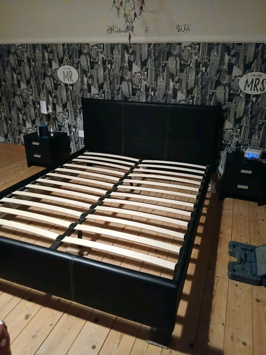 King size bed - Image 3