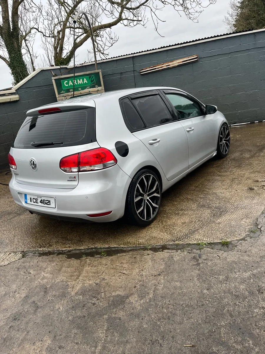 2011 Volkswagen Golf - Image 4