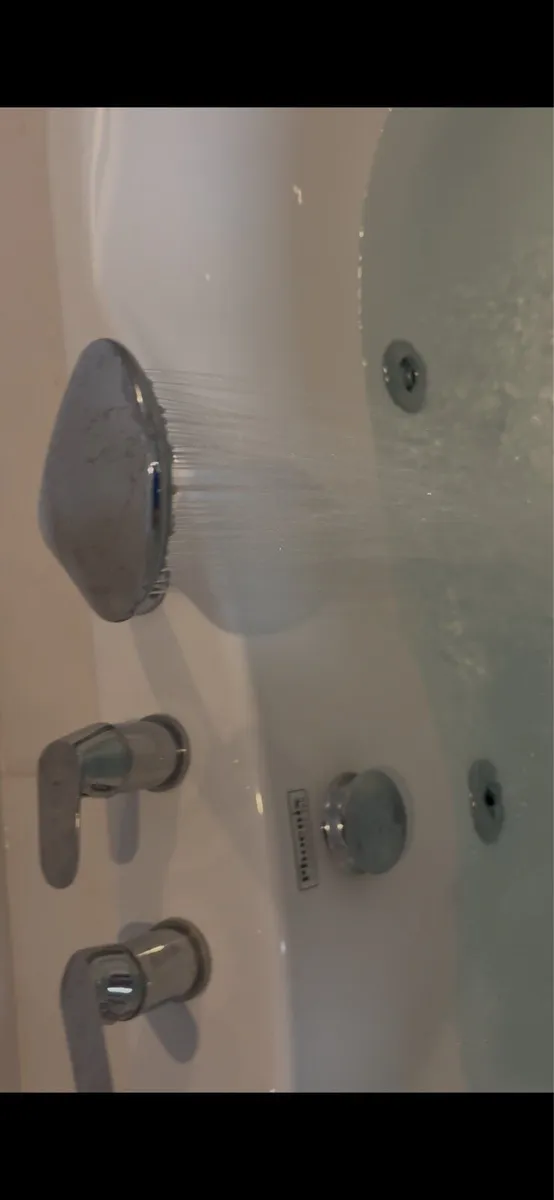Phoenix jacuzzi Whirlpool bath - Image 2