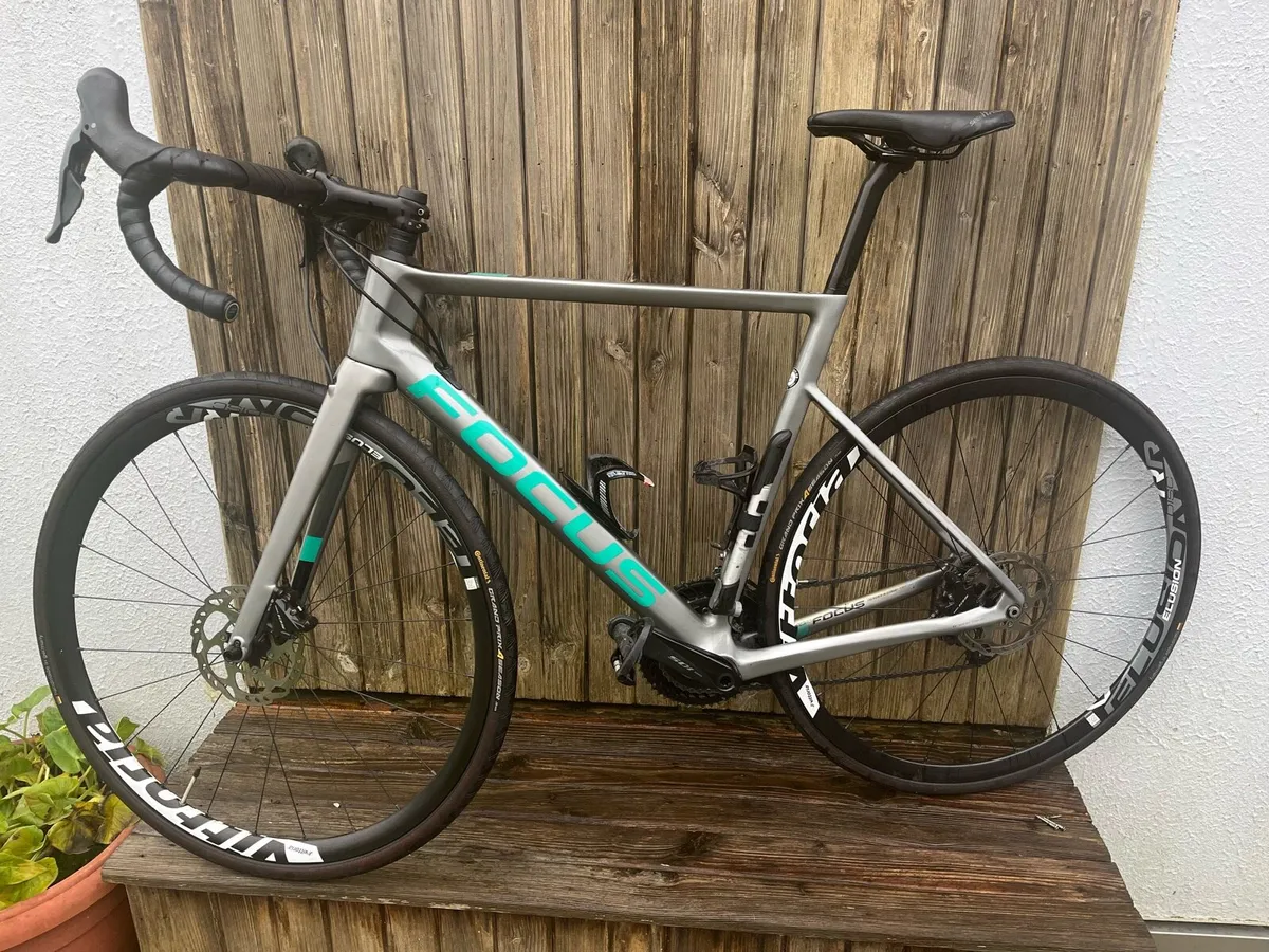 Focus Izalco 8.7 Carbon Road Bike 56cm - Image 1