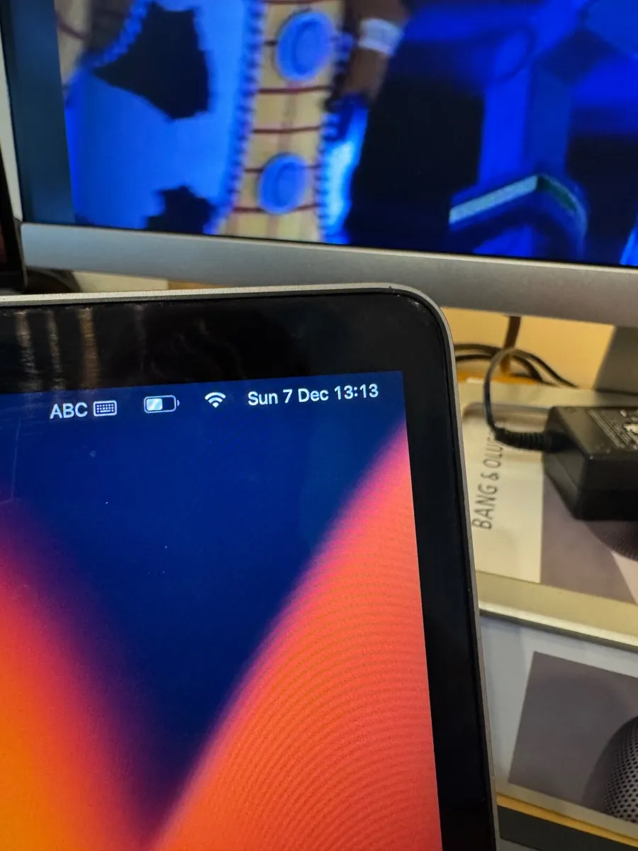 MacBookPro Core i7 2.9 15 inch Tch A1707 6/2017 51 - Image 4