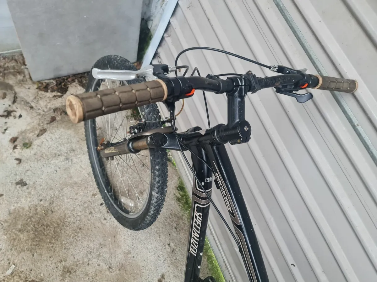 21 speed lightweight specialized mountain bike - Image 3