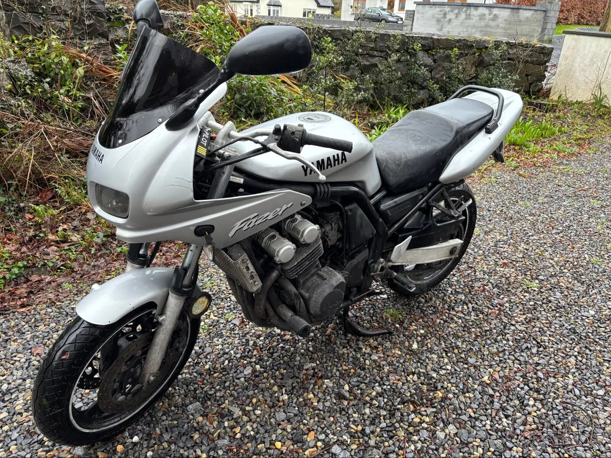 YAMAHA Fazer 1999 - Image 1