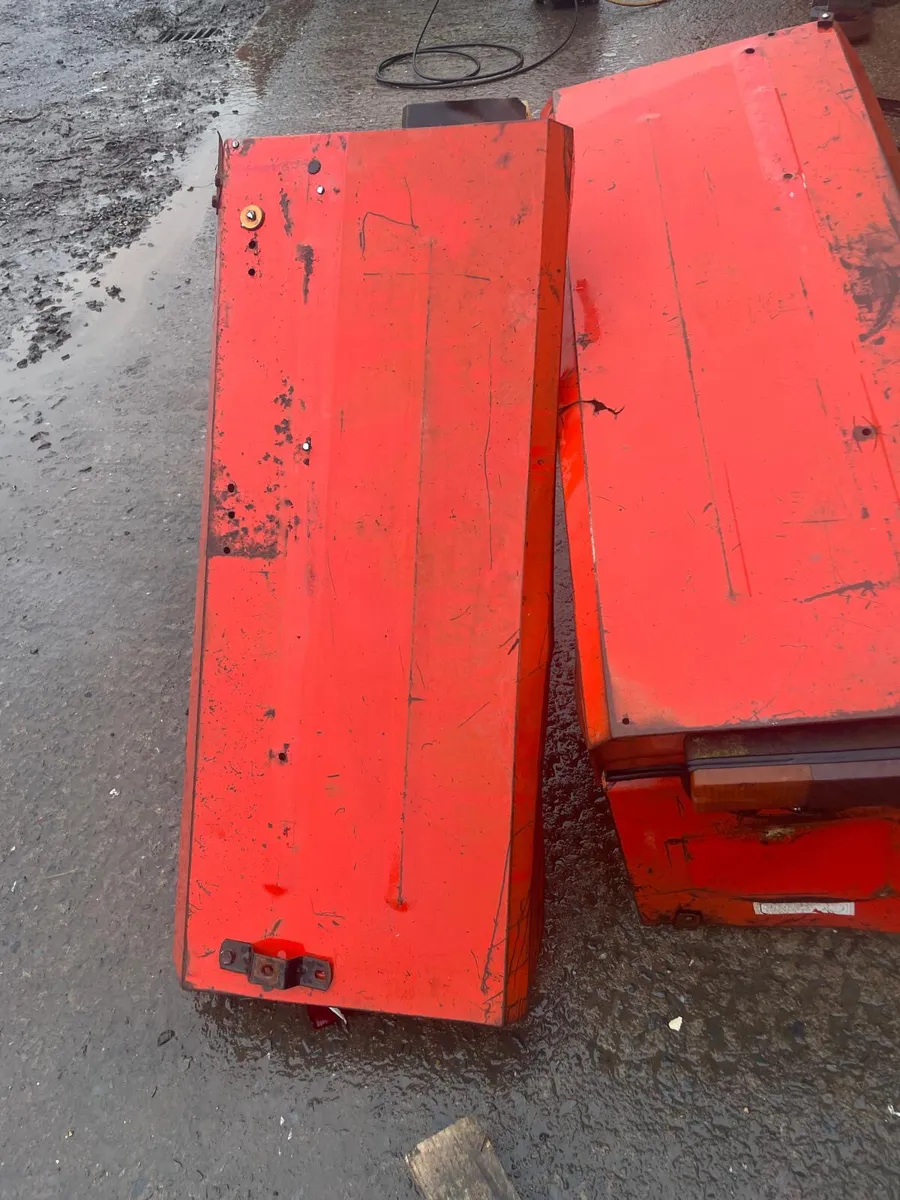 European Zetor Mudguards & Seat - Image 4