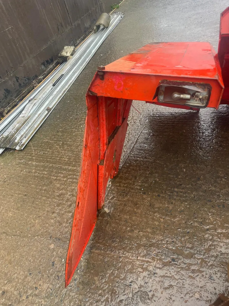 European Zetor Mudguards & Seat - Image 3