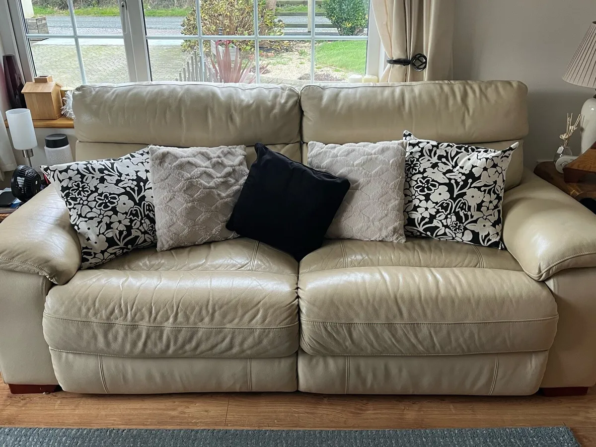 3 Piece Leather Suite Electric and Manual - Image 1