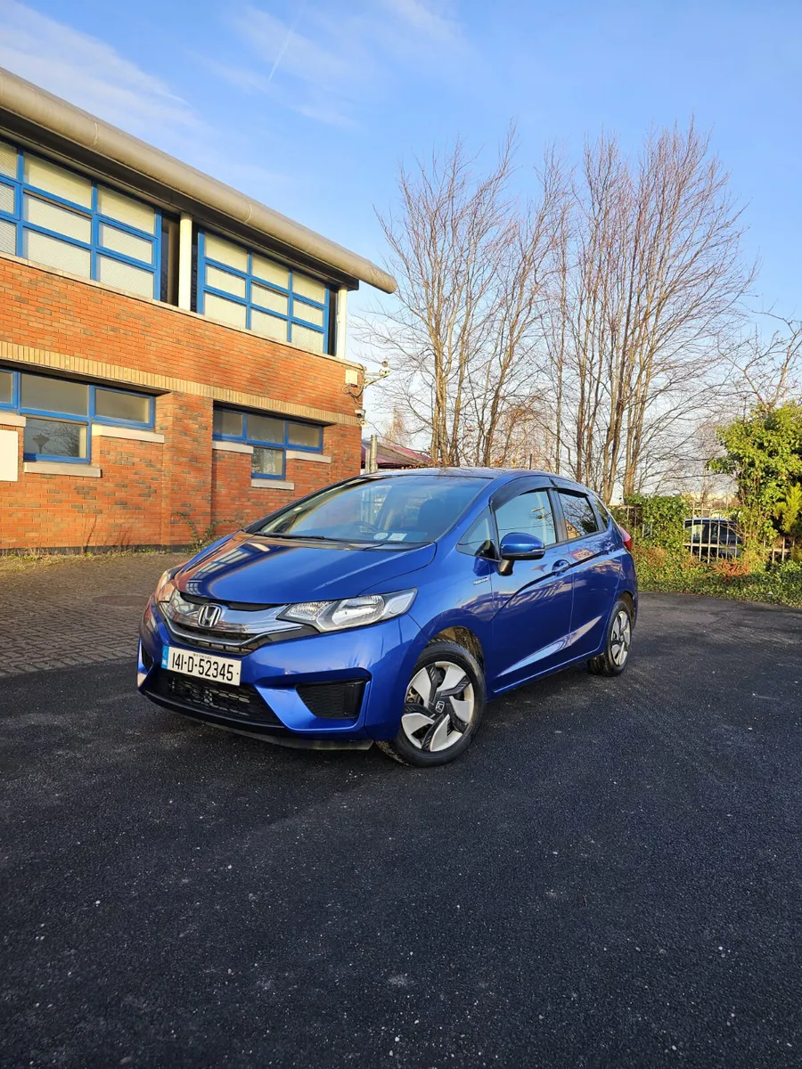 Honda Fit 2014  Automatic Hybrid - Image 3