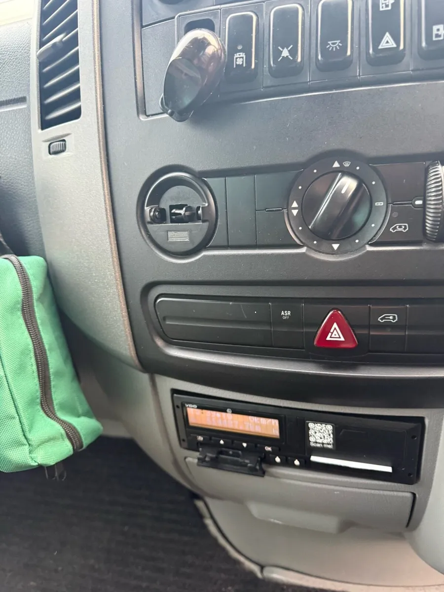 Buses & coaches - Image 3