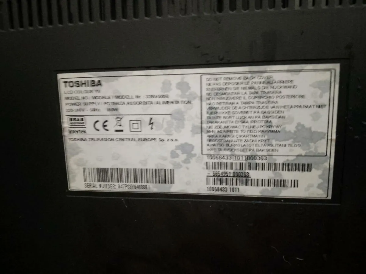 Toshiba 32BV501B 32-inch LCD TV - Image 4