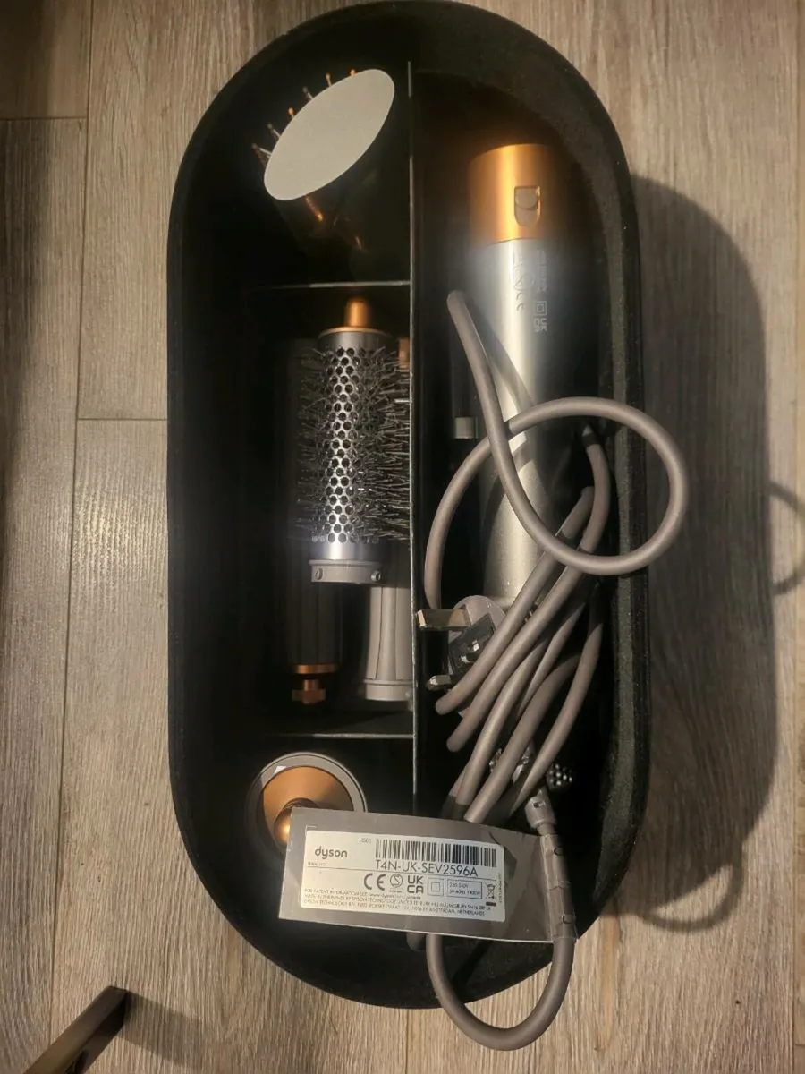 Dyson airwrap - Image 2