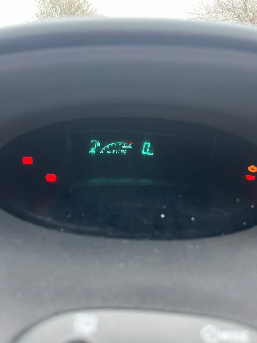 Toyota Yaris 2005 - Image 1