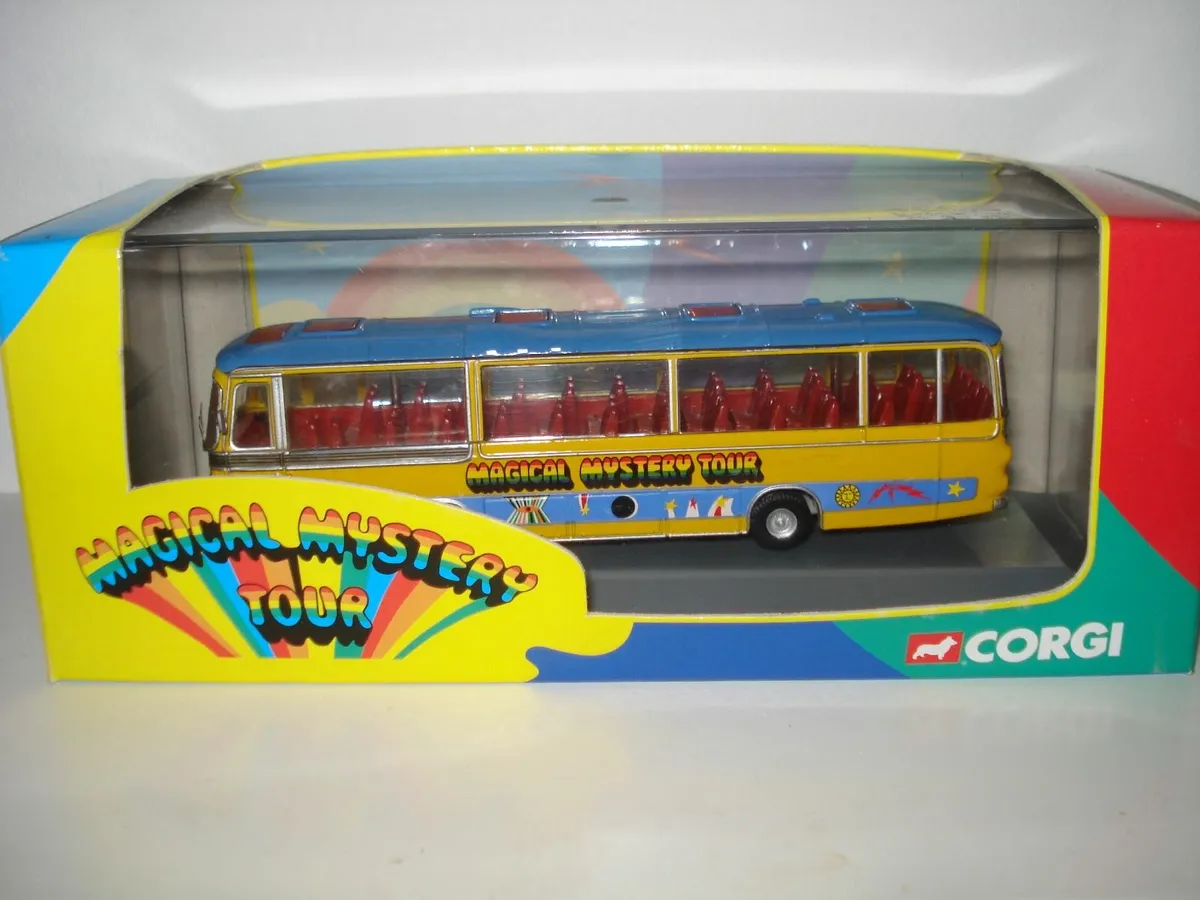 CORGI BEDFORD MAGICAL MYSTERY TOUR BEATLES BUS. - Image 1