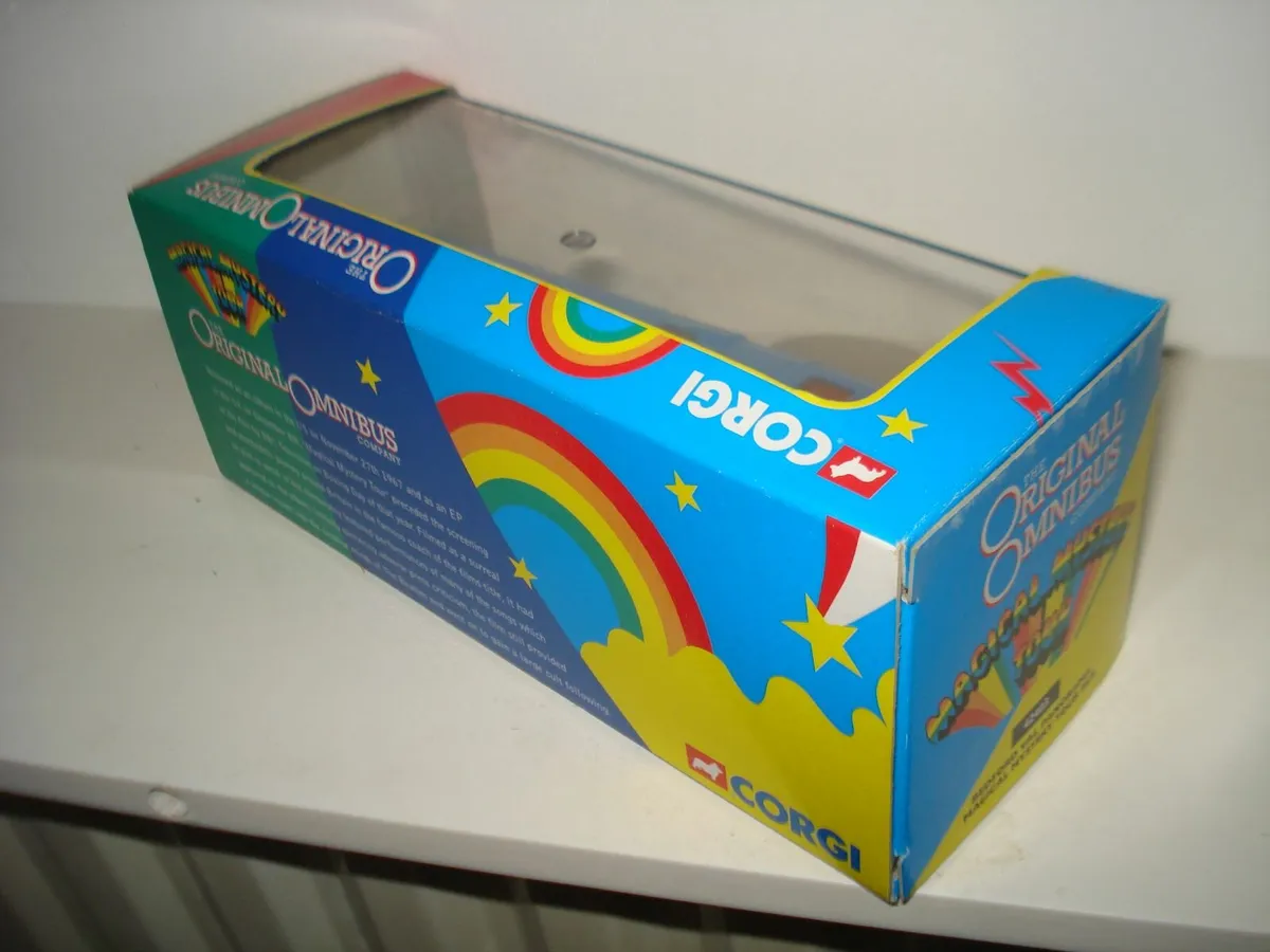 CORGI BEDFORD MAGICAL MYSTERY TOUR BEATLES BUS. - Image 2