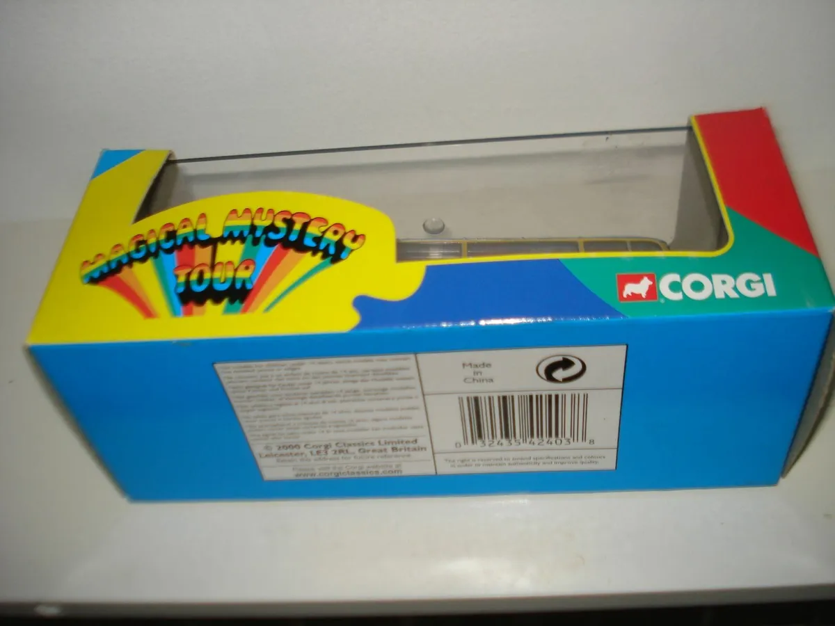 CORGI BEDFORD MAGICAL MYSTERY TOUR BEATLES BUS. - Image 3