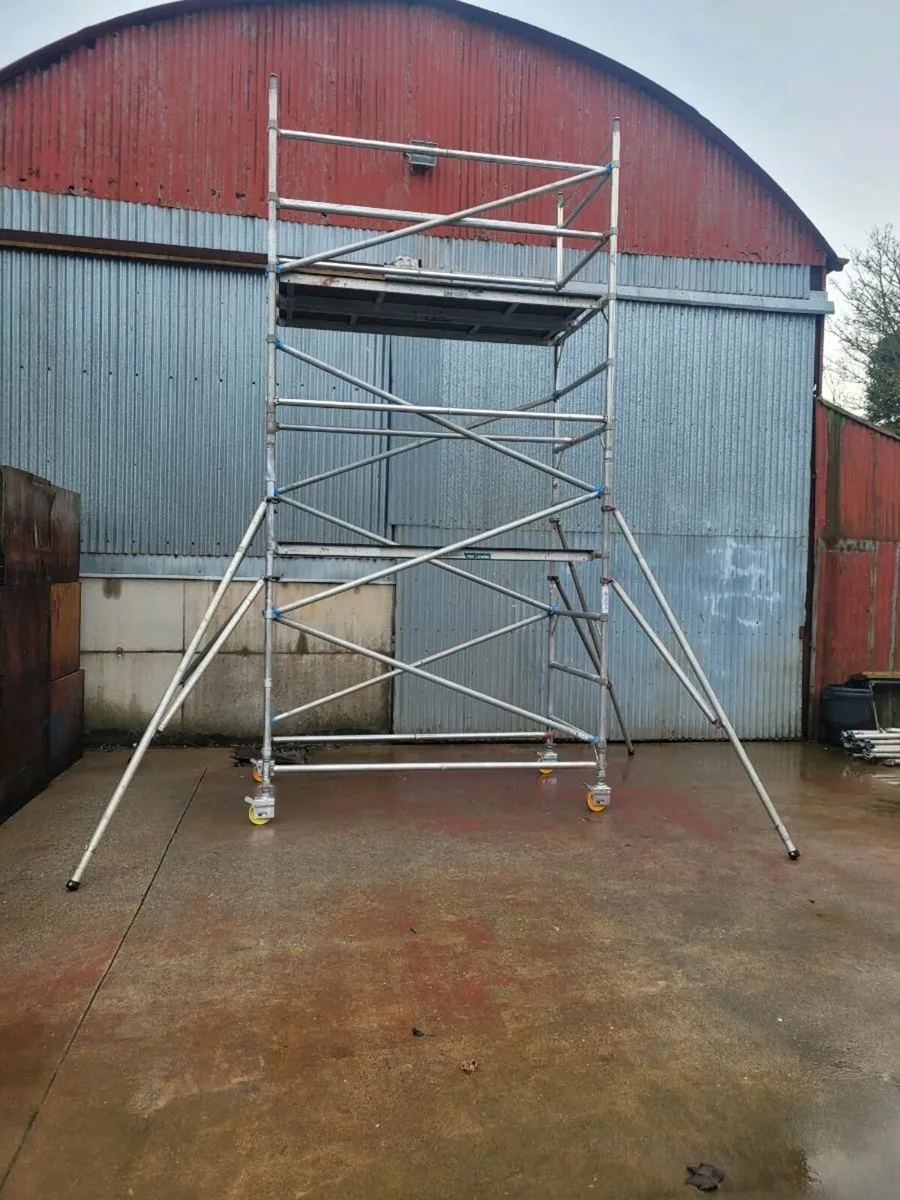 Aluminium scaffold tower FREE DELIVERY - Image 3