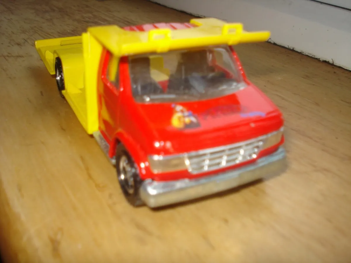 MAJORETTE PINDER CIRCUS CAB & CHASSIS MODEL TRUCK. - Image 2