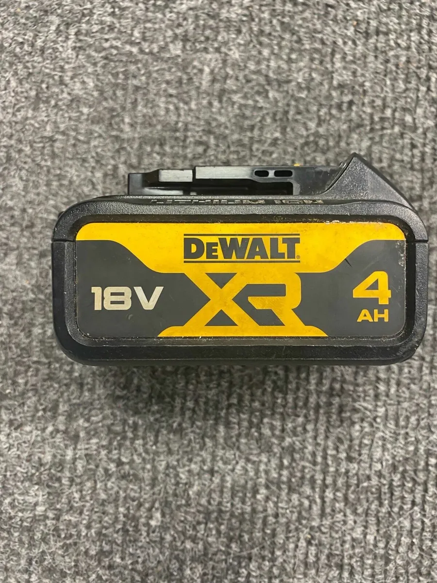 Dewalt 18V 4AH Battery - Image 1