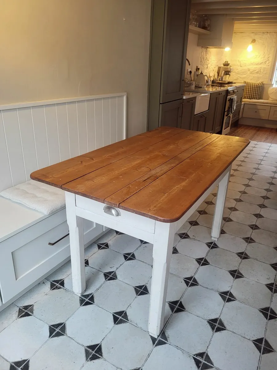 Kitchen Table - Image 4