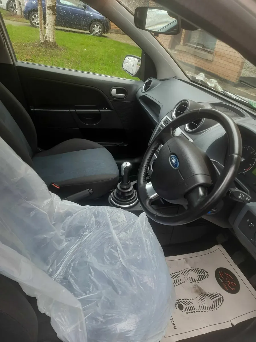 Ford Fiesta 2008 - Image 2