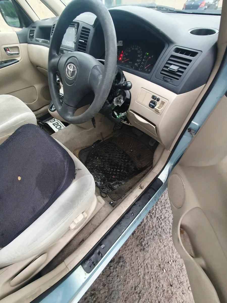 Toyota Corolla 2003 automatic - Image 2