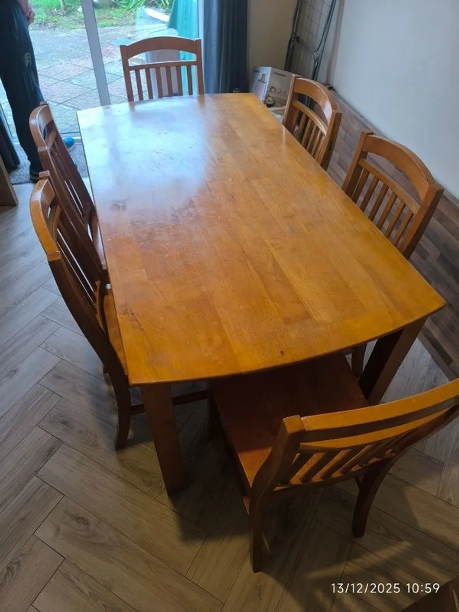 Table and 6 chairs - Image 3