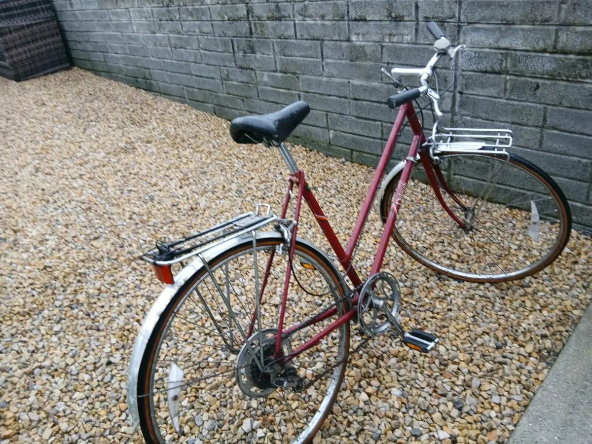 LADYS BIKE - Image 1