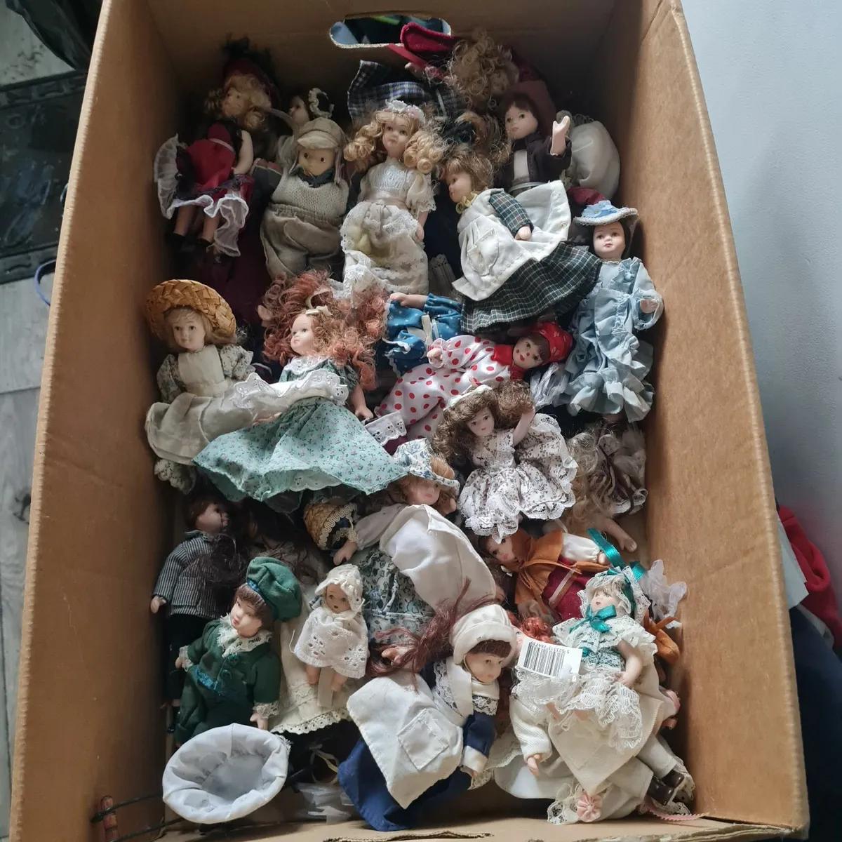 Vintage mini porcelain dolls - Image 2