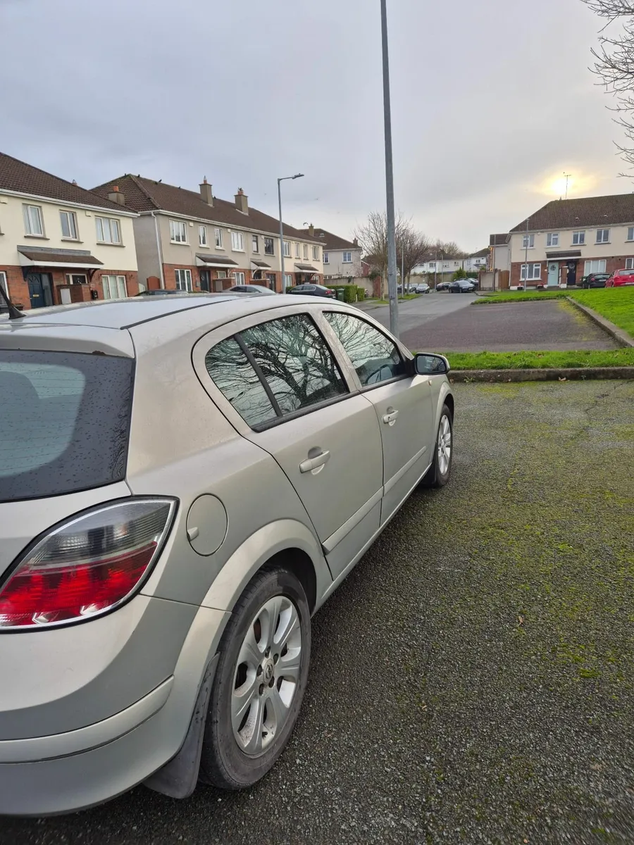Opel Astra 2008 - Image 1
