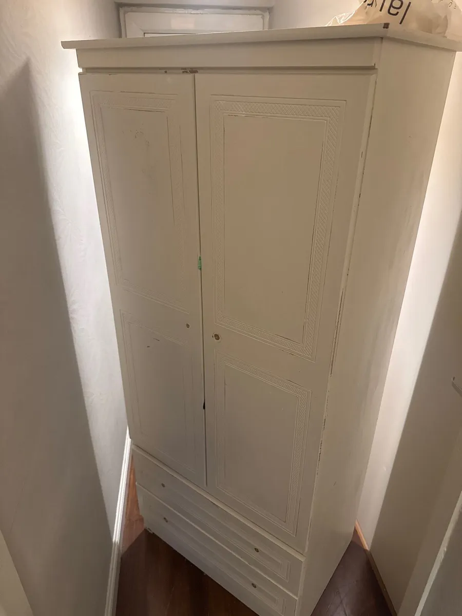 Wardrobe. - Image 1