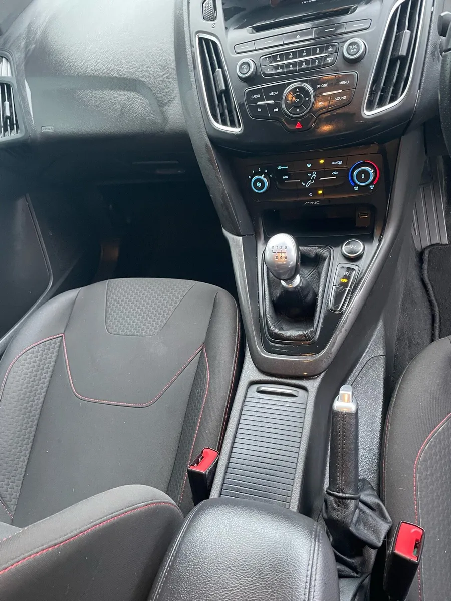 ST LINE Ford Focus - Image 4