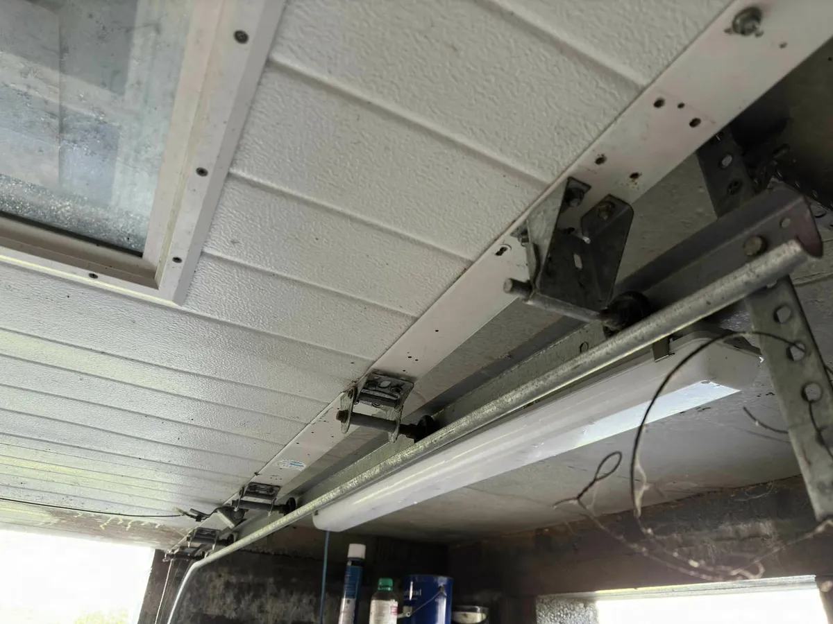 Garage rise door - Image 4