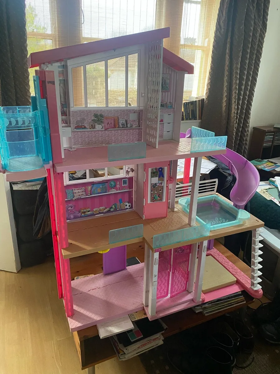 Barbie Dream House - Image 1