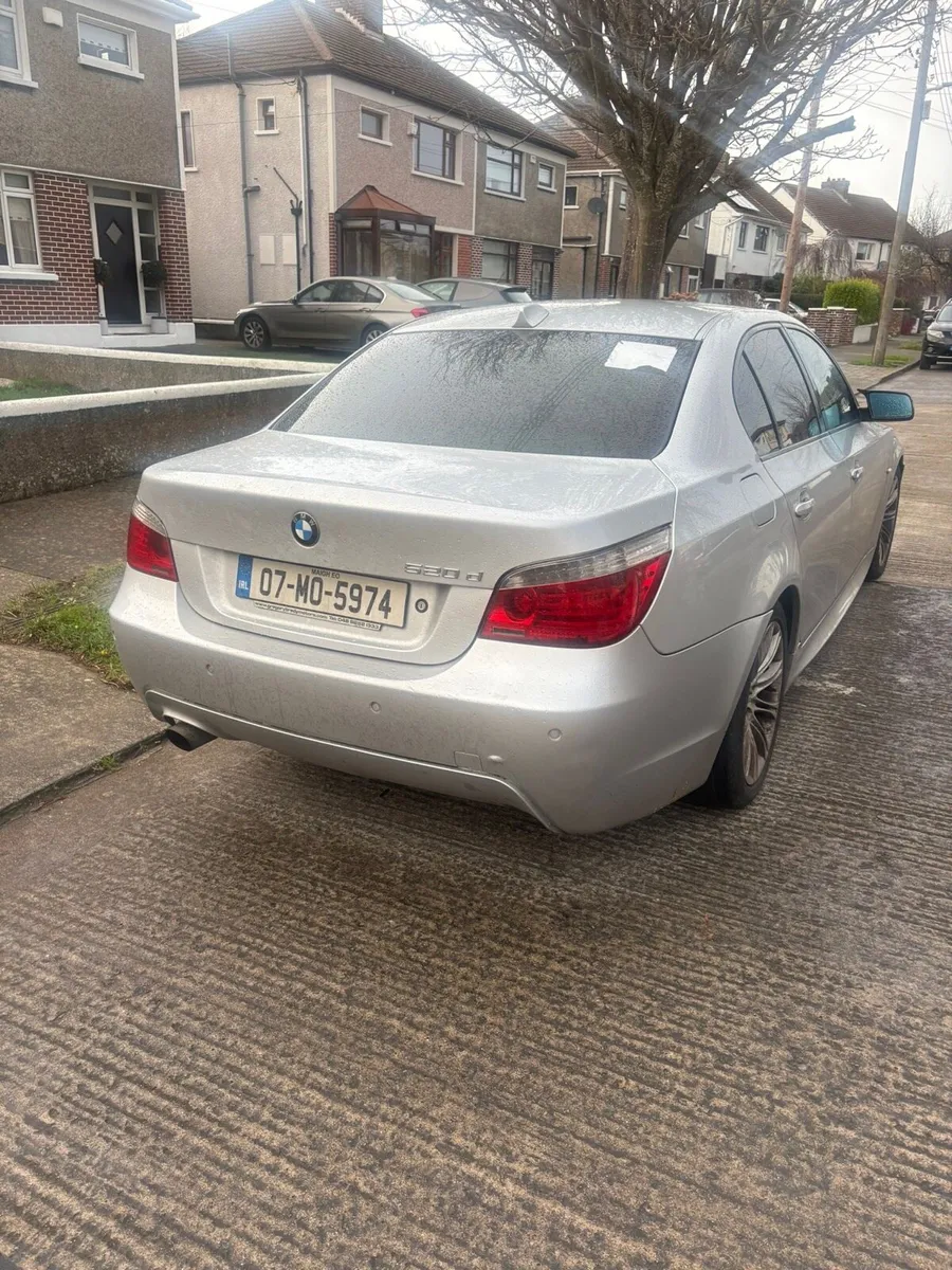 BMW 520d 2007 - Image 2