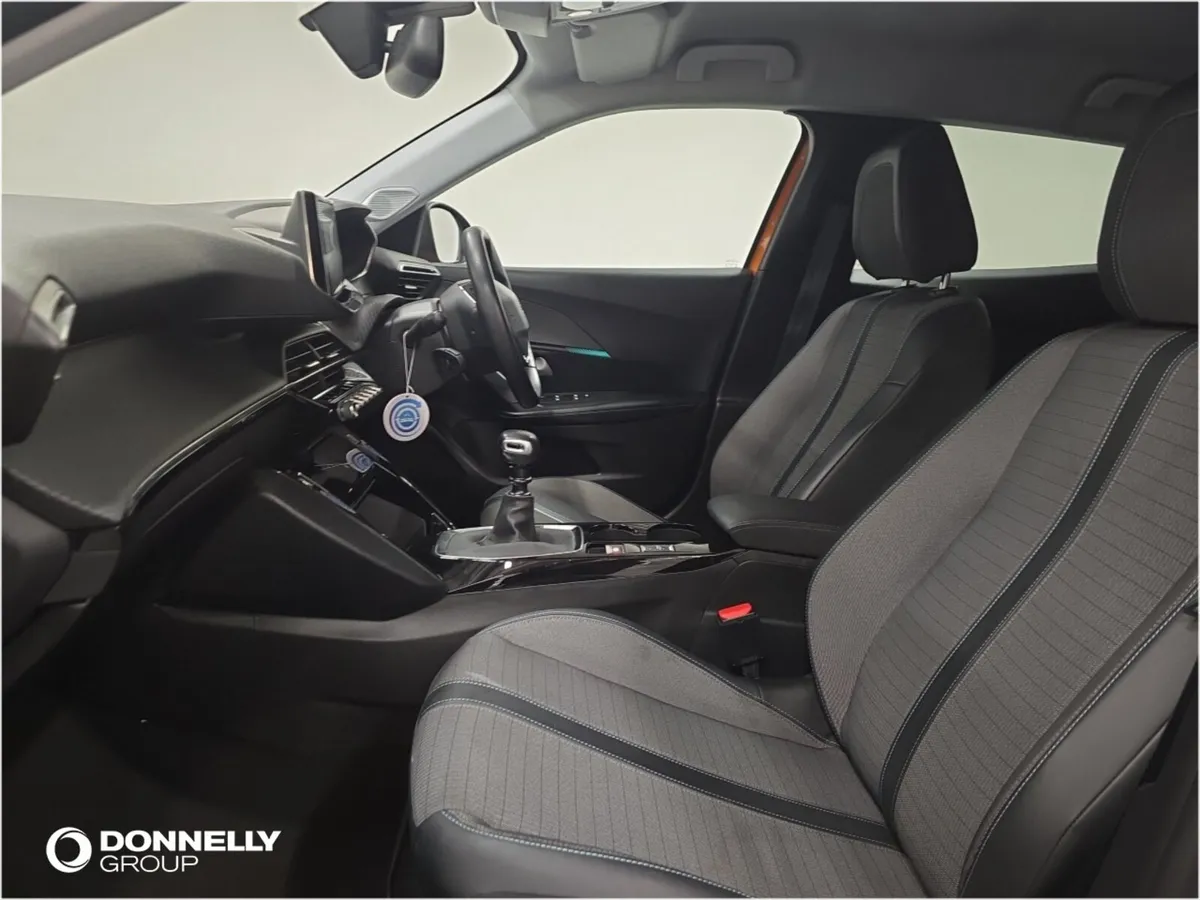 Peugeot 2008 Diesel Estate Allure - Image 4